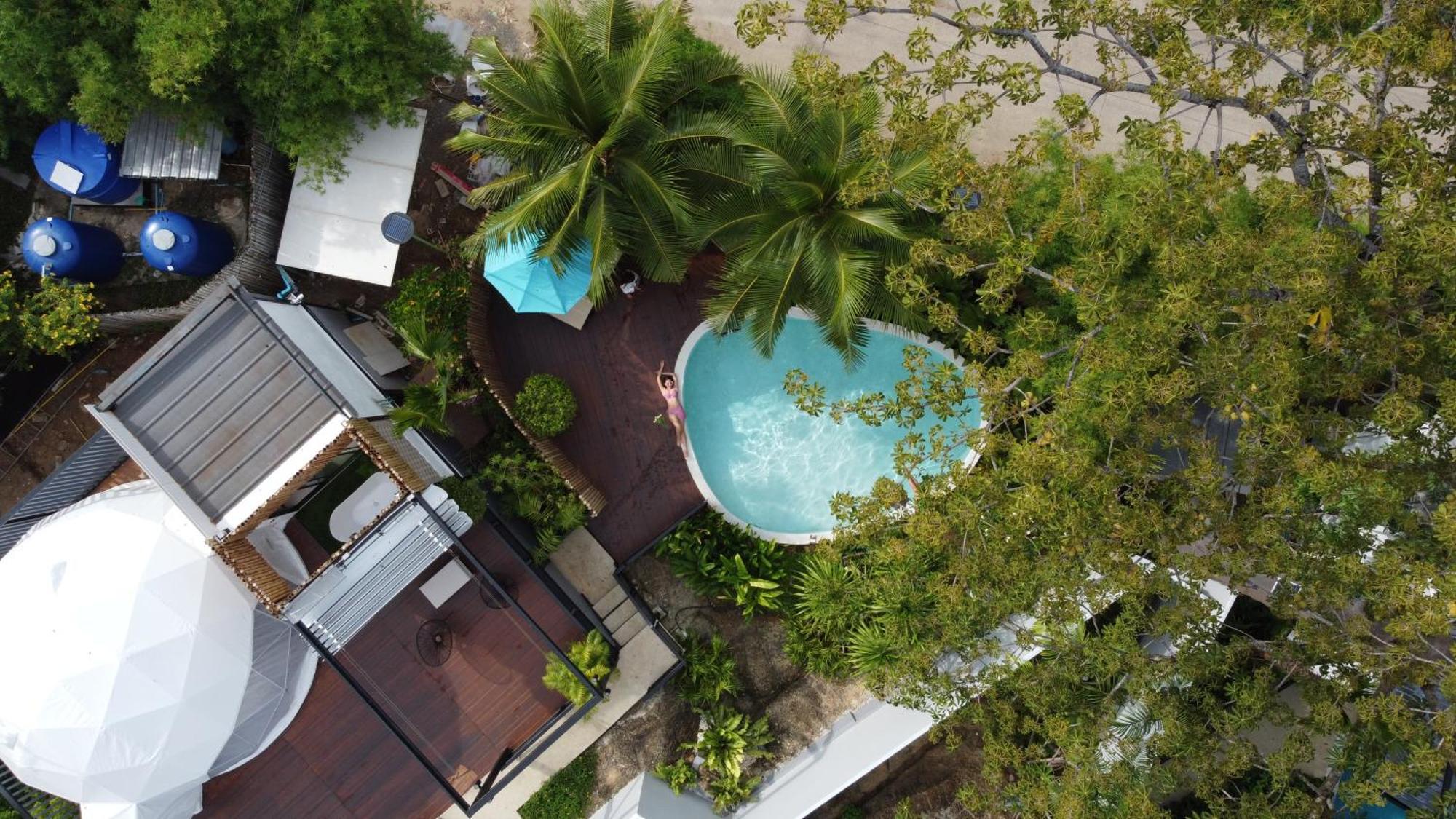 Le Resort And Villas Rawai Екстер'єр фото Aerial view of the pool at the hotel