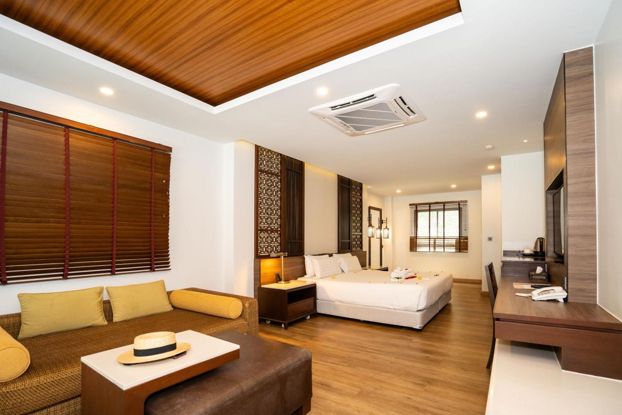 Le Resort And Villas Rawai Екстер'єр фото Deluxe Suite